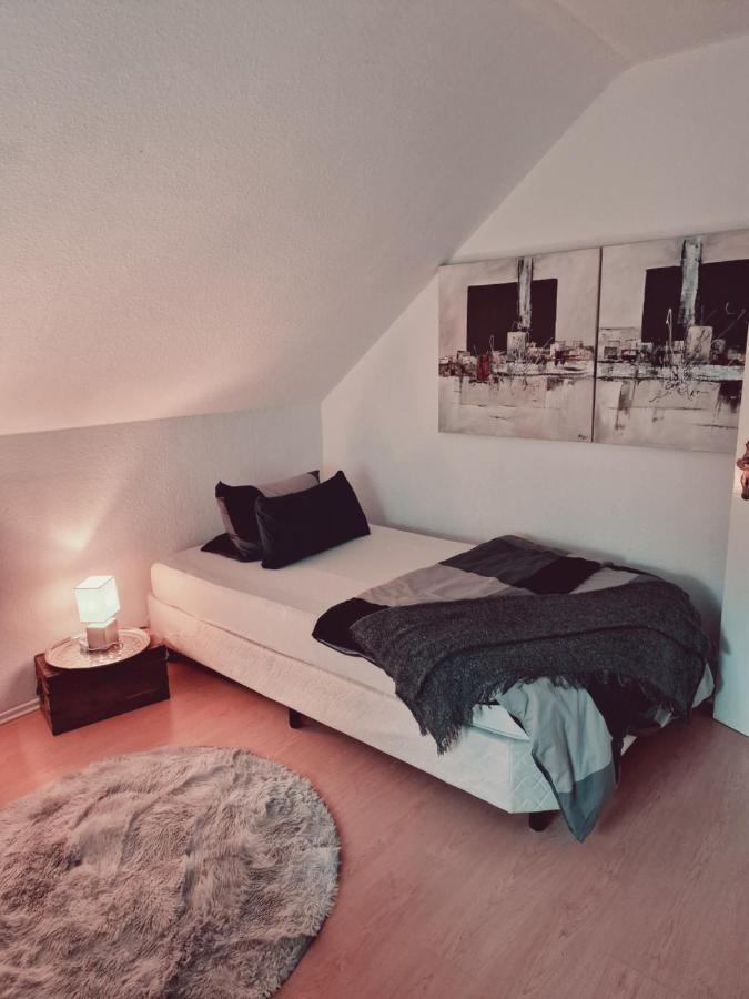 Rosindell Brunnenhaus Apartment Halle  Bagian luar foto