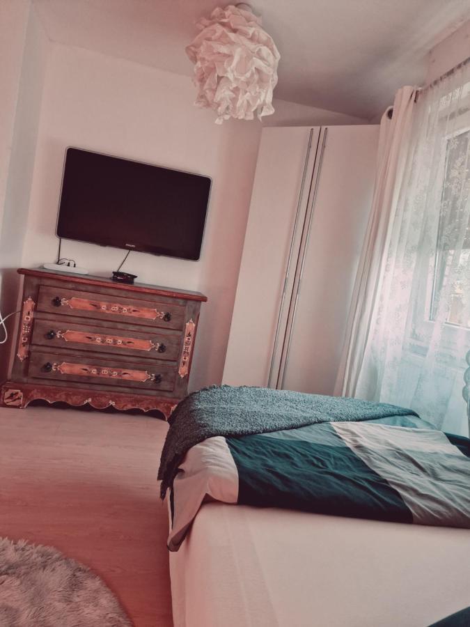 Rosindell Brunnenhaus Apartment Halle  Bagian luar foto